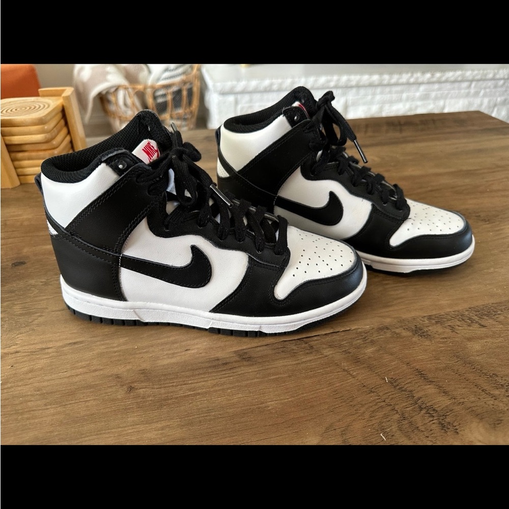 Nike panda dunks